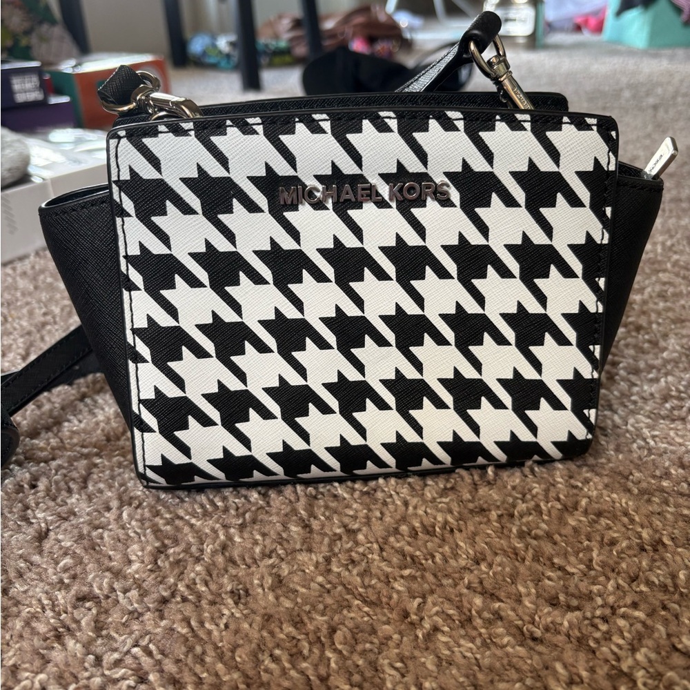 Michael Kors Black and White Houndstooth Crossbody Bag